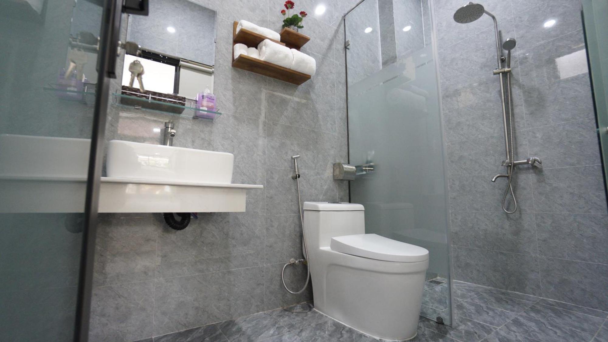 Lena Homestay & Villa Dong Hoi Exteriör bild